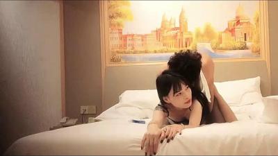 骚妹bb让仔细看看被草喊着使劲操我bb